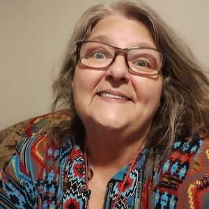 Meet your Posher, Eva